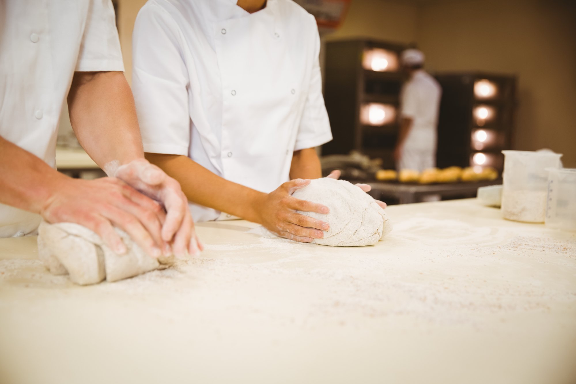 how-to-effectively-manage-your-bakery-staff-ordernova-bakery-order